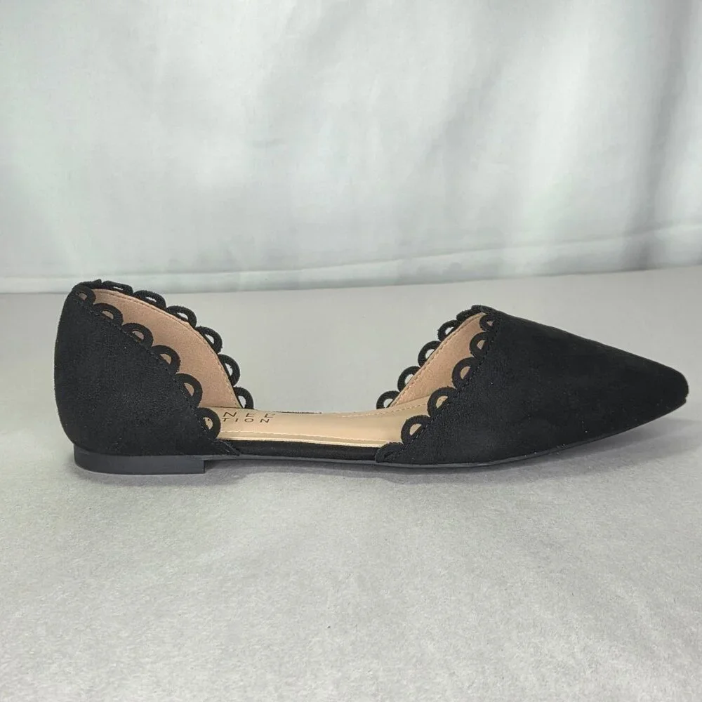 NWOT Journee Collection Women's Jezlin Scalloped Pointed Toe Flats